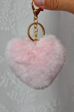 γούνινο μπρελόκ με ροζ φούντα σε σχήμα καρδιάς
